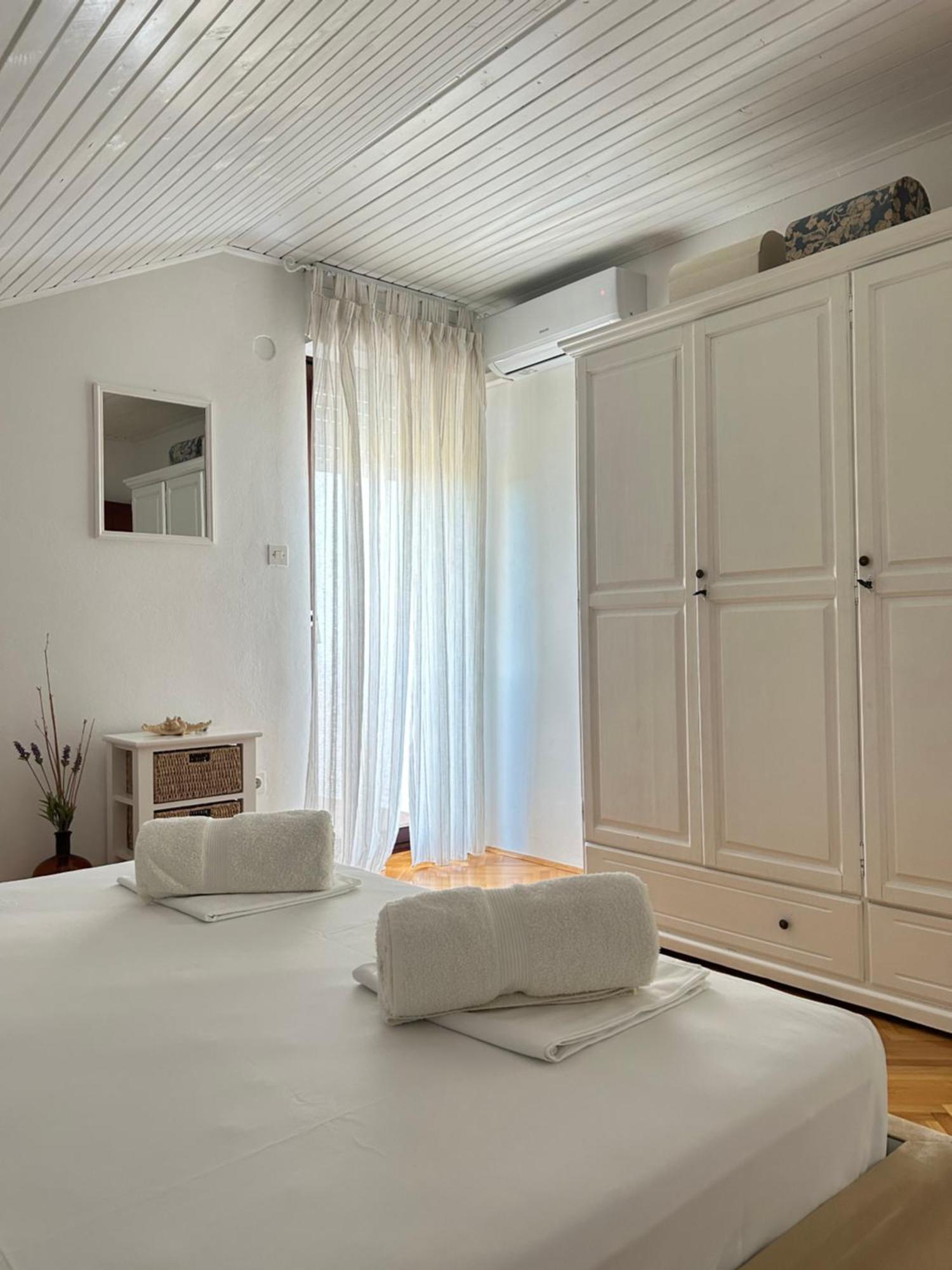 Holiday Home Villa Emma Debeljak Kültér fotó