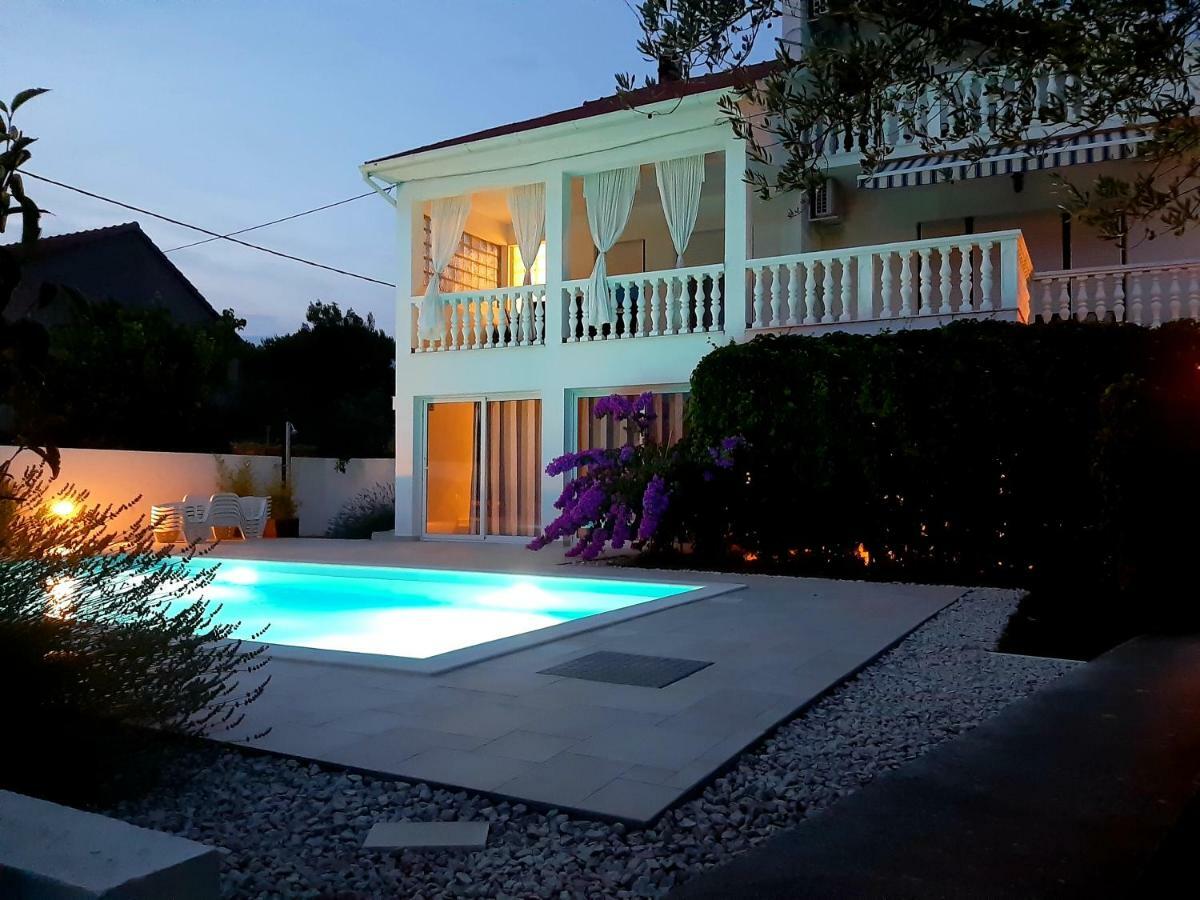 Holiday Home Villa Emma Debeljak Kültér fotó